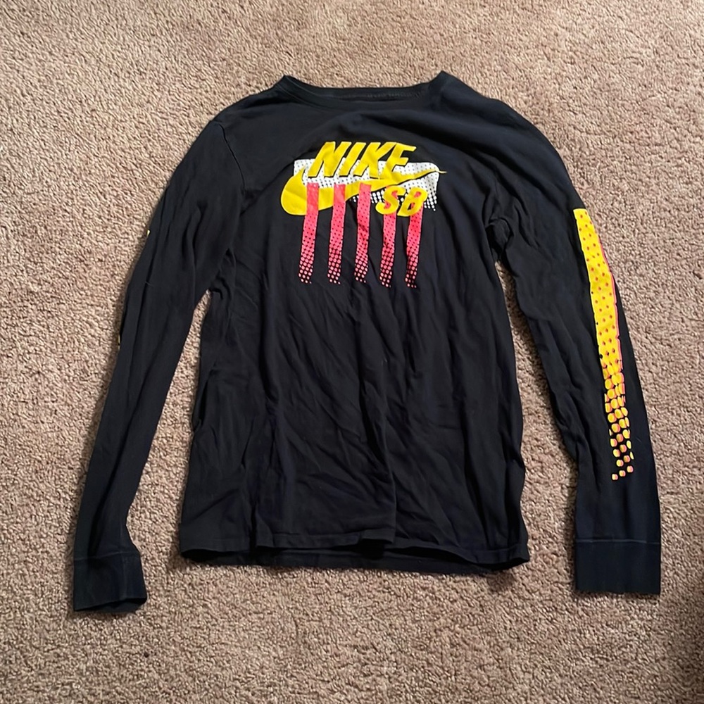 Black graphic Nike tshirt